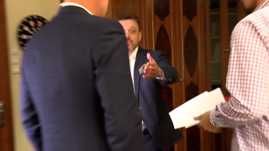 Caught On Video: Ukrainian Banker Tries To Delete Recording After Assault On RFE/RL Journalists