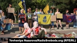 Protesters mark the anniversary of the death of Ukrainian prisoners of war in Olenivka on July 28.