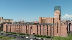 Երևանի քաղաքապետարանի 3-րդ պաշտոնյան է մեղադրվում կաշառք ստանալու կամ պաշտոնեական դիրքի չարաշահման հոդվածներով
