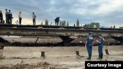 Ноокат. Ош-Раззаков жолундагы көпүрө 28-июндагы селден кийин. 2024-жыл 