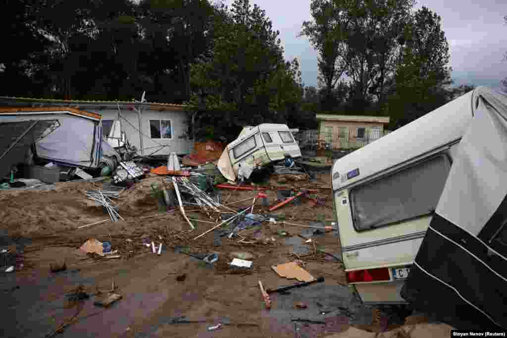 Kamp naselje u Carevu, posle snažnih oluja i poplava u kojima je do 7. septembra u Bugarskoj, Turskoj i Grčkoj poginulo 14 osoba.