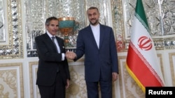 ԱԷՄԳ-ի գլխավոր տնօրեն Ռաֆայել Գրոսսին և Իրանի արտաքին գործերի նախարար Հոսեյն Ամիր-Աբդոլահիանը, Թեհրան, 4 մարտի, 2023թ.