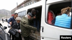 Հայերը հեռանում են Լեռնային Ղարաբաղից, Ստեփանակերտ, 24 սեպտեմբերի, 2023թ. 