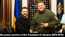 Президент Украины Владимир Зеленский и главнокомандующий ВСУ Валерий Залужный (справа). Киев, 8 февраля 2024 года