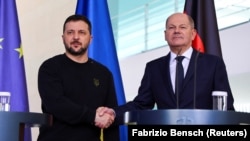 Украинанын президенти Владимир Зеленский жана Германиянын канцлери Олаф Шольц. 16-февраль, 2024-жыл.