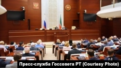 Татарстан парламенты утырышы (архив фотосы)