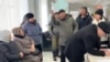 «Третий раз поднимают цены». Возмущённые актюбинцы пришли в акимат
