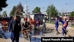 سیلاب در بعلان ۳۱۵ کشته برجای گذاشته است.