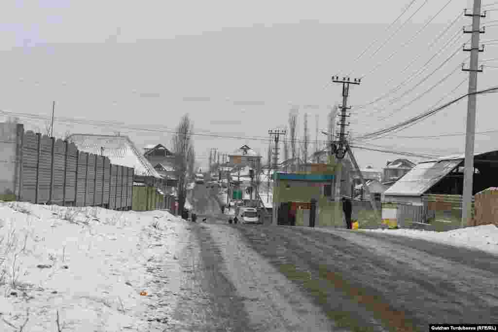 Ак-Жарда суу, жол жана транспорт көйгөйү курч бойдон калууда. 