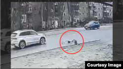 Жол кырсыгы тартылган видеодон алынган сүрөт. 