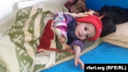 د غور په یوه روغتون کې بستر شوی ماشوم