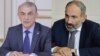 Спикер парламента Ара Баблоян (слева) и премьер-министр Никол Пашинян