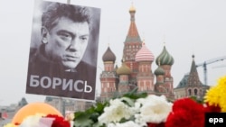 Борис Немцовду 27-февралдын кечинде Кремлге жакын жерден атып кетишкен