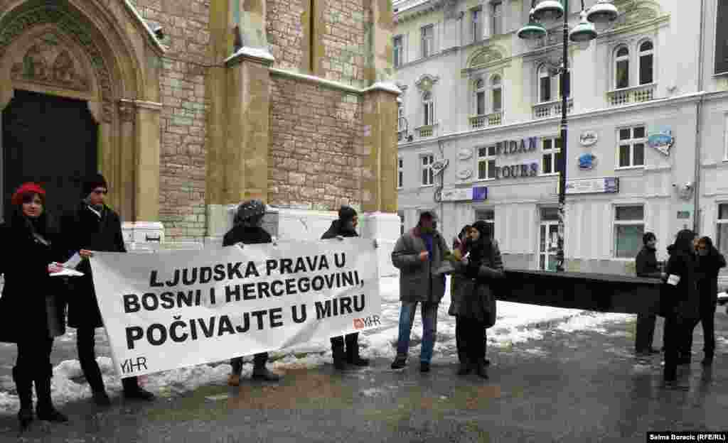 Performans "Sahrana ljudskih prava u BiH" na sarajevskim ulicama, 10. decembar 2012.