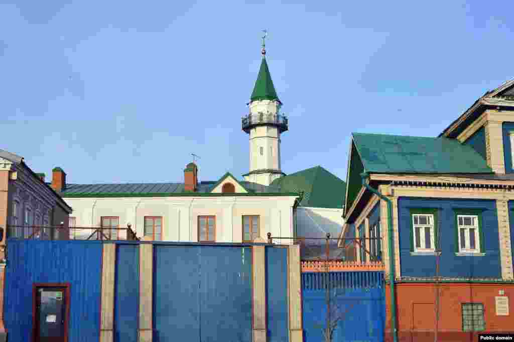 Татарстанда төп гает намазы озак еллардан соң тарихи Мәрҗани мәчетендә укылды.