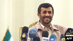 محمود احمدی نژاد پرونده هسته ای ایران در شورای امنیت را «بی اعتبار» می داند.