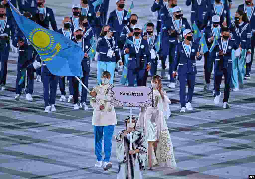 Ашылу салтанатынан соң Рыпакова Азия интернетінің жұлдызына айналды. Жапондар мен Азияның басқа да елдеріндегі көрермен оны "ең әдемі ту ұстаушы" деп, Рыпакованы компьютерлік ойындардағы ханшайымға ұқсатты. Жапониялық геймерлер Twitter желісінде Ольганы түрлі ойындардағы персонаждарға ұқсайды деп жатты.