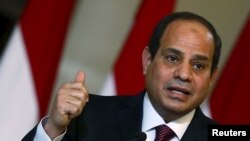 عبدالفتاح السیسی می گوید با هرچالش تازه باید احتیاط کامل رفتار کرد و نباید به چالش ها و مشکلات منطقه اضافه کرد.