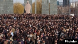 Митинг сторонников оппозиционного кандидата Левона Тер-Петросяна, Ереван, 1 марта 2008 г.