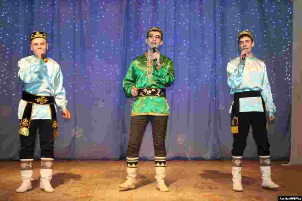 Северный районы Кызыл Яр авылыннан "Яшьлек" халык ансамбле