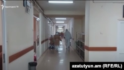 Երևանի հիվանդանոցներից մեկում, արխիվ