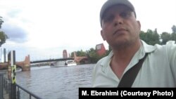 مازیار ابراهیمی از شکنجهها و فشارهایی پرده برداشت که طی سالهای ۹۱ تا ۹۳ عوامل وزارت اطلاعات ایران بر او وارد آوردند.