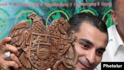 Բռնցքամարտիկ Վիկ Դարչինյան