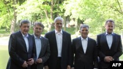 Članovi Predsjedništva BiH sa predsjednicima Turske i Srbije u Karađorđevu, april 2011
