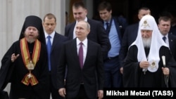 Митрополит Тихон (Шевкунов), Русия президенты Владимир Путин һәм патриарх Кирилл (архив фотосы)