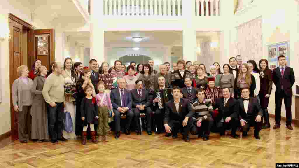 "Калеб" яшьләре белән Илһам Шакировның 80 яшьлек уңаеннан бәйрәм кичәсе 