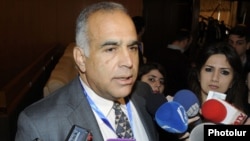 Ադրբեջան -- Րաֆֆի Հովհաննիսյանը պատասխանում է լրագրողների հարցերին, Բաքու, 22-ը նոյեմբերի, 2012թ․