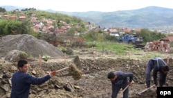 Obnova albanskih kuća u severnoj Kosovskoj Mitrovici 