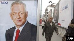 predizborni plakat HDZ-a Hrvatske u Sarajevu, 6. 11. 2007 .