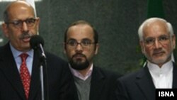 محمد البرادعی، مدير کل آژآنس بين المللی انرژی اتمی، در اولین روز مذاکرات خود در تهران با غلامرضا آقازاده دیدار کرد.