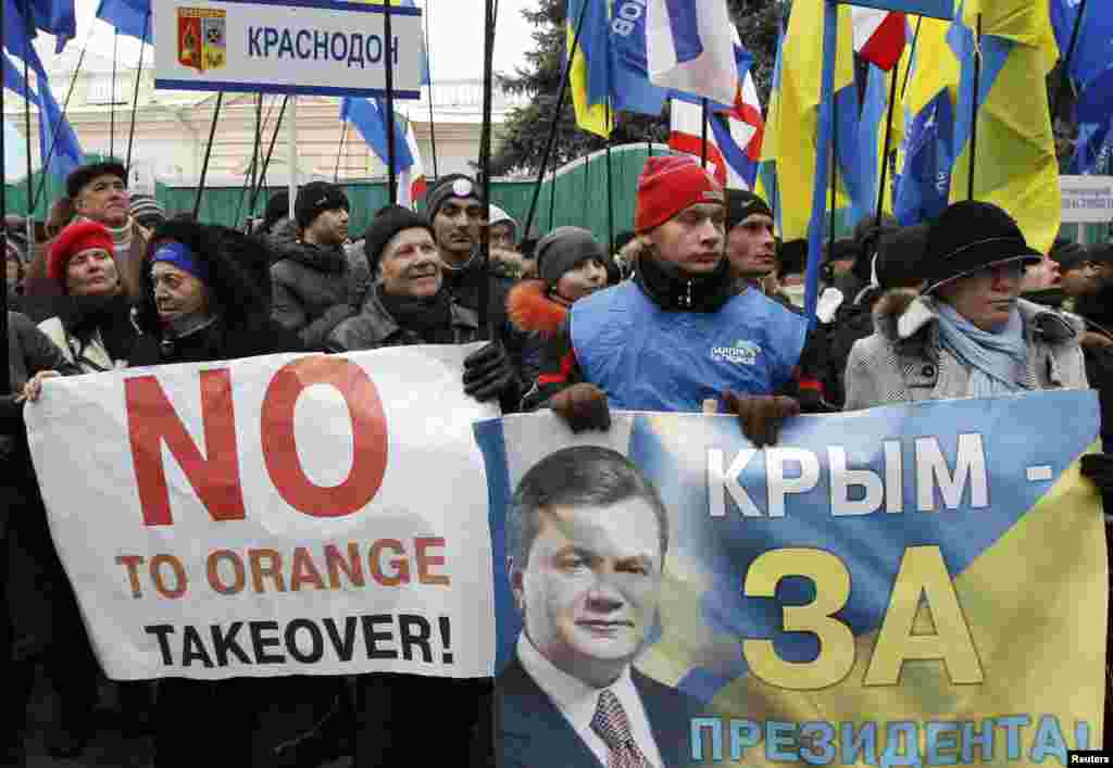 Pristalice predsednika Viktora Janukoviča