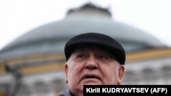Mihail Gorbacsov volt szovjet államfő részt vesz a győzelem napi katonai ünnepségen a moszkvai Vörös téren 2017. május 9-én