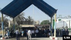 اتحادیه آزاد کارگران ایران می گوید که کارگران شرکت نیشکر هفت‌تپه روز شنبه نیز در اعتصاب به سر بردند.