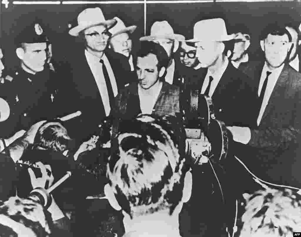 Lee Harvey Oswald, uhapšen je zbog ubojstva predsjednika Kennedyja, Dallas, 22. novembar 2013.