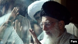 آیت الله علی خامنه ای، رهبر جمهوری اسلامی ایران در سفر کرمانشاه.