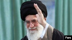 به گفته رویترز دولت‌هایی که در دوران رهبری آقای خامنه‌ای روی کار آمدند٬ مصادره اموال را قانونی کرده و کنترل آن را به دست «ستاد» سپردند.