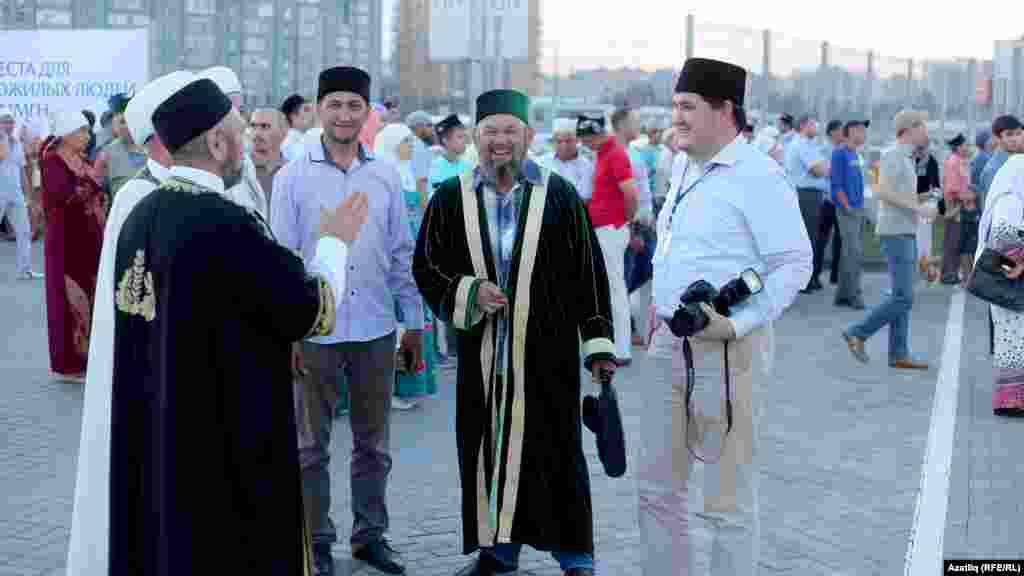 Татарстан мөфтиятенең матбугат хезмәте җитәкчесе Әхмәт Халиков район имамнары белән