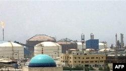 نمایی از میدان گازی پارس جنوبی در عسلویه.