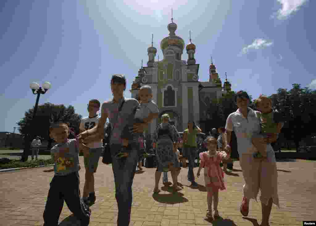 Славянскіден қашып келген адамдар Макеев коксохимия зауытының аумағында жүр. 