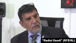 Маҳмурод Одинаев гуфта буд, ки ҳамла ба писараш барои тарсондани ӯст, то аз фаъолиятҳои сиёсӣ даст кашад.