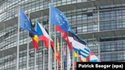 Франци -- Европарламент, Страсбург. Архивера сурт.