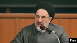 محمد خاتمی اعلام تصمیم خود درباره نامزدی در انتخابات ریاست جمهوری به «وقت مناسب» موکول کرده است. (عکس از فارس)