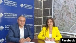 «Քաղաքացիական պայմանագրի» պատգամավորներ Կարեն Սարուխանյանն ու Էմմա Պալյանը, լուսանկարը՝ Պալյանի ֆեյսբուքյան էջից