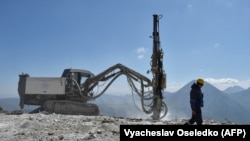 Кыргызстандагы алтын кендеринин бири 