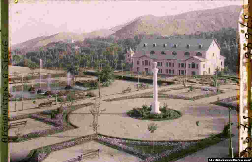 Сады Пагмана. Общественные сады были открыты 1900-х при Аманулле-хане 