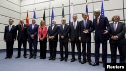 ایران و شش قدرت جهانی در ۲۳ تیر ماه به توافق اتمی دست یافتند. اقدامات اولیه این توافق در حال انجام است و هنوز به «مرحله اجرایی» نرسیده.
